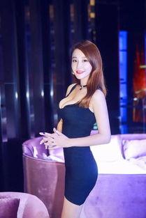 国产在线极品大长腿,极致长腿魅力，在线绽放风采