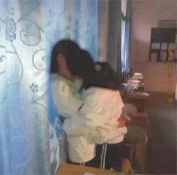 国产情侣自在线拍视频,甜蜜瞬间，记录爱情点滴